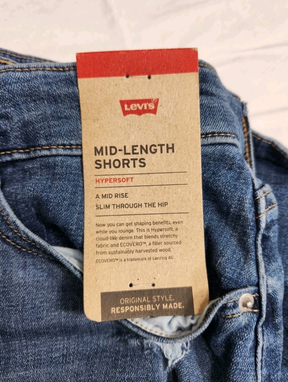 Levi's Shorts Womens plus Size 24W Mid Rise Distressed Cuffed Blue Denim NWT 03 - Picture 7 of 9